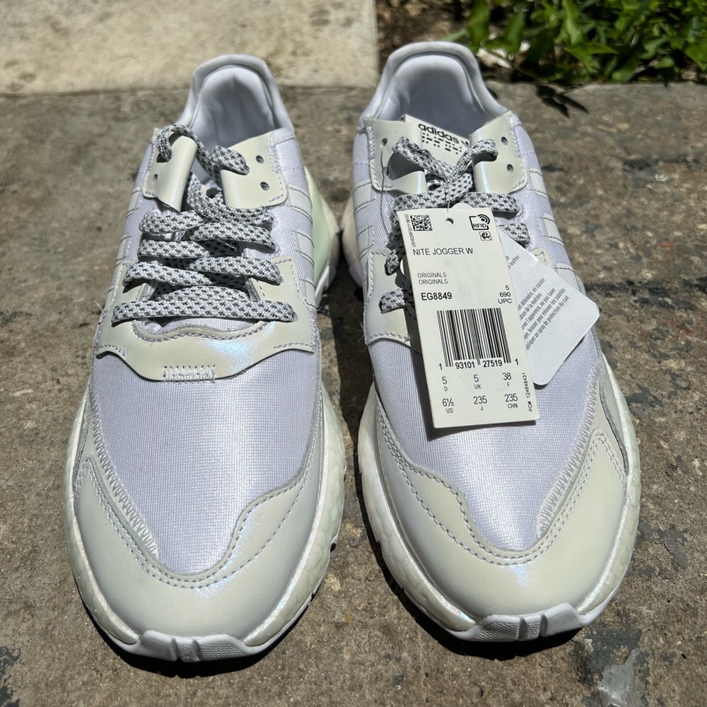 Women Nite Jogger size 5 Brand new with tags